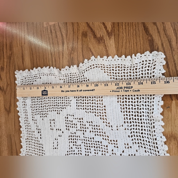 White Crochet Cat Design Doily - Picture 2 of 4